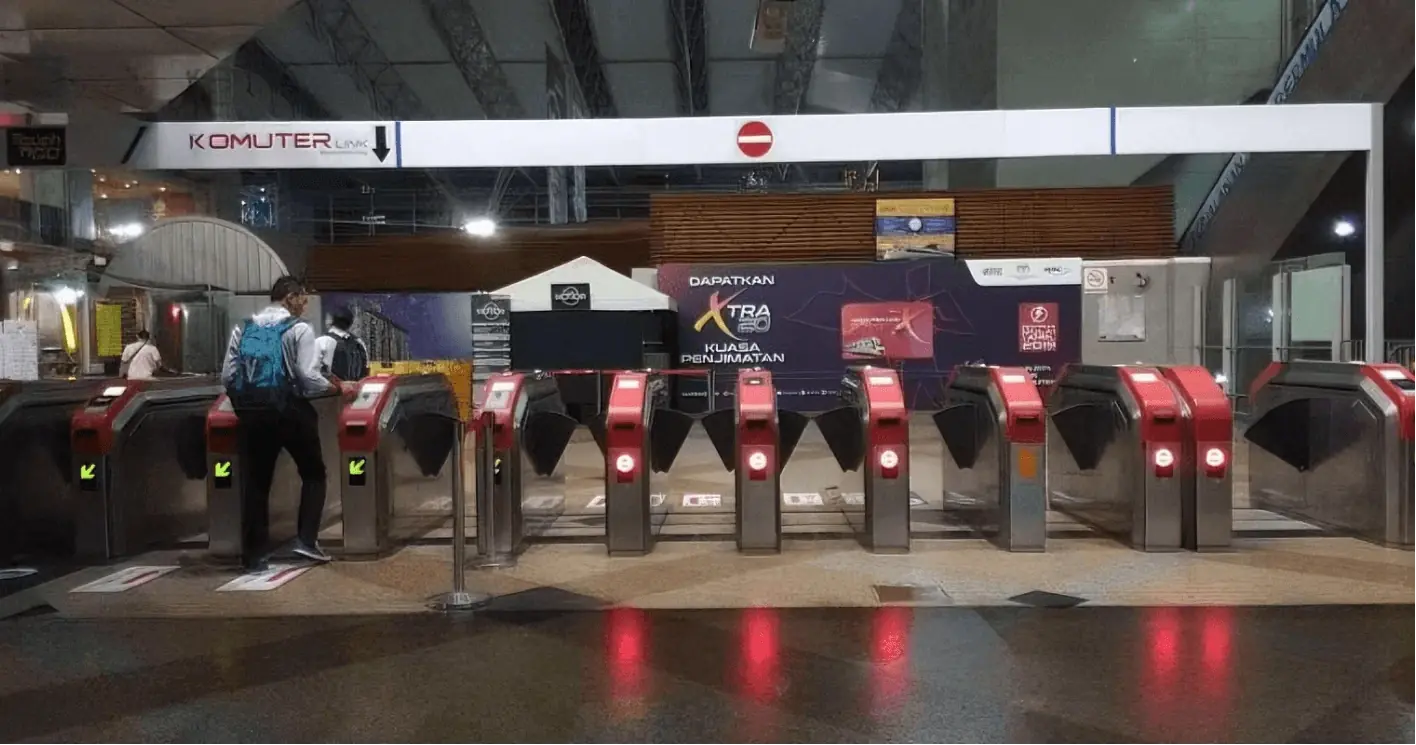 Comment gérer l’autorisation d’accès aux tourniquets de contrôle d’accès ?