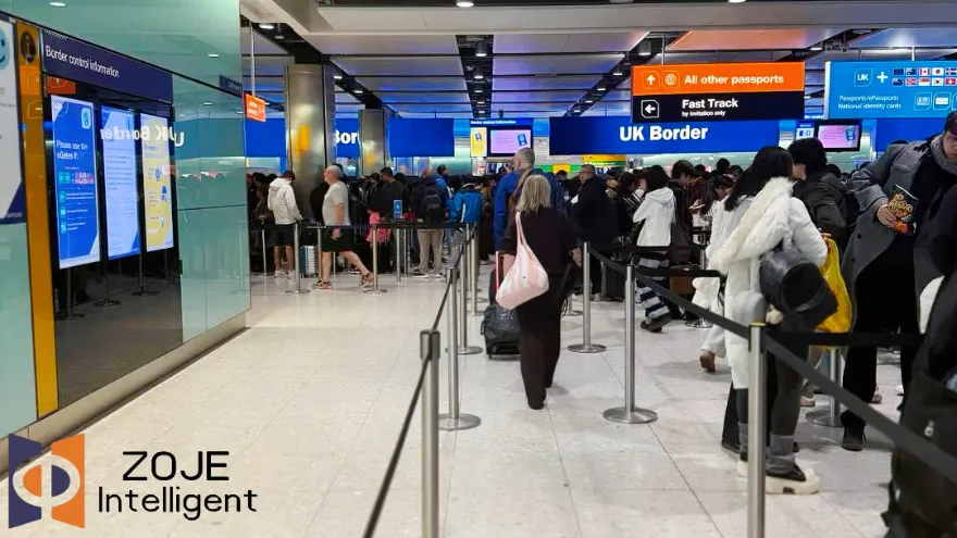 ​Contrôle d'accès intelligent : solutions de tourniquets pivotants pour les aéroports