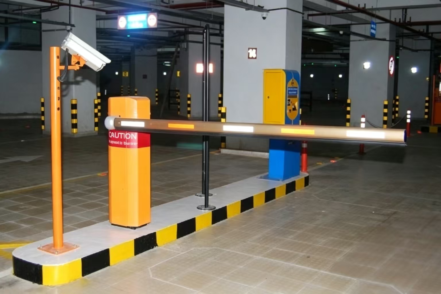 ZOJE termine les tests en usine d'une barrière de clôture avec indicateurs de voie à LED